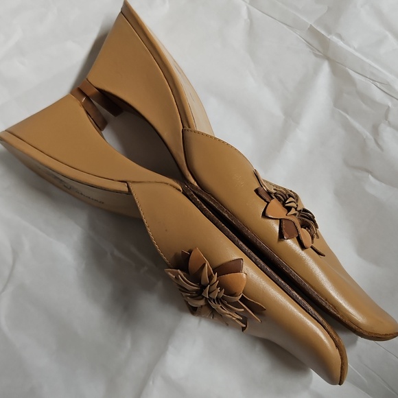 Tommy Bahama Mules All Leather Made in Spain 6M EUC Nude Natural Tan - Picture 8 of 10